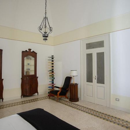 몰라디바리 Palazzo Introna B&B 외부 사진