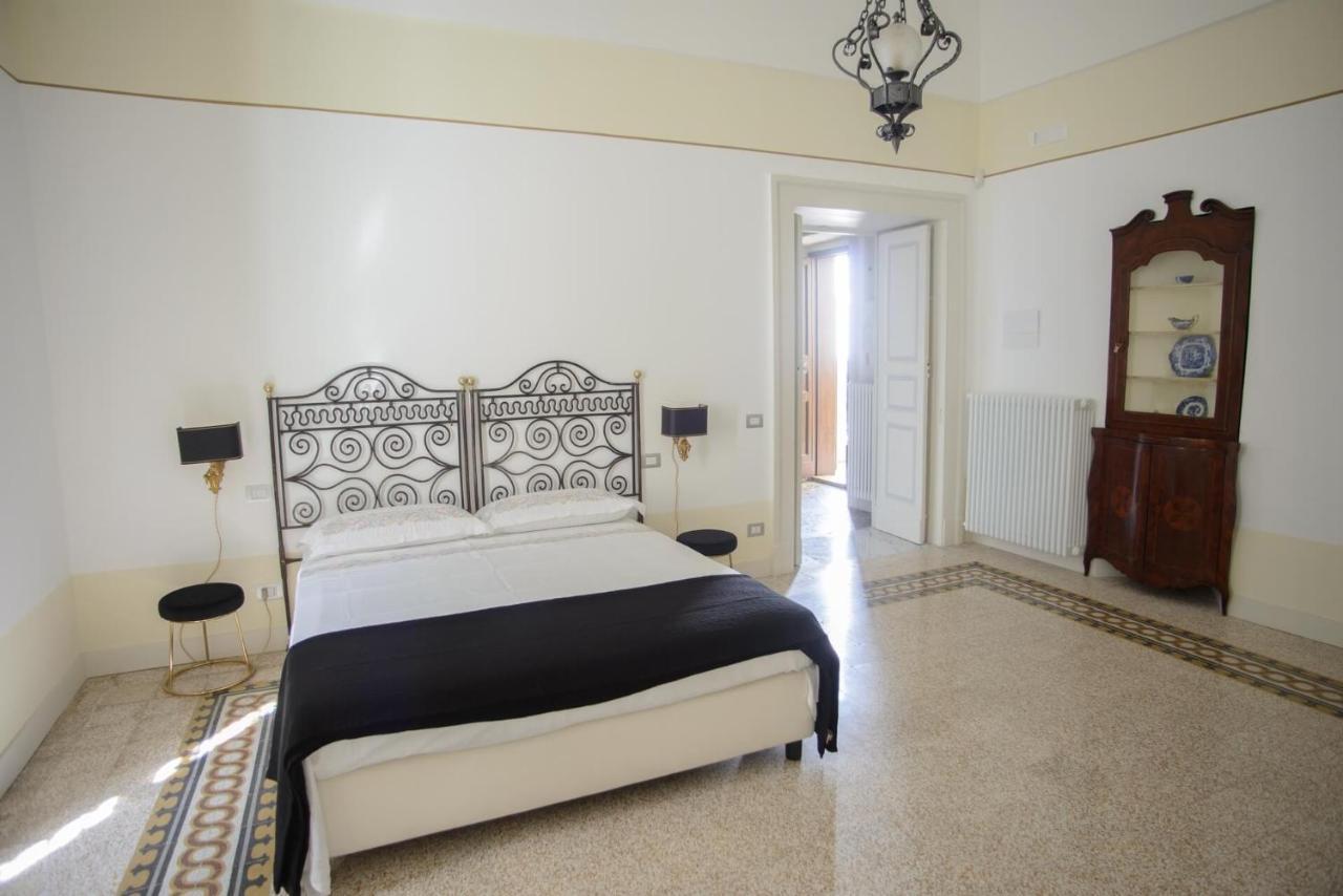 몰라디바리 Palazzo Introna B&B 외부 사진